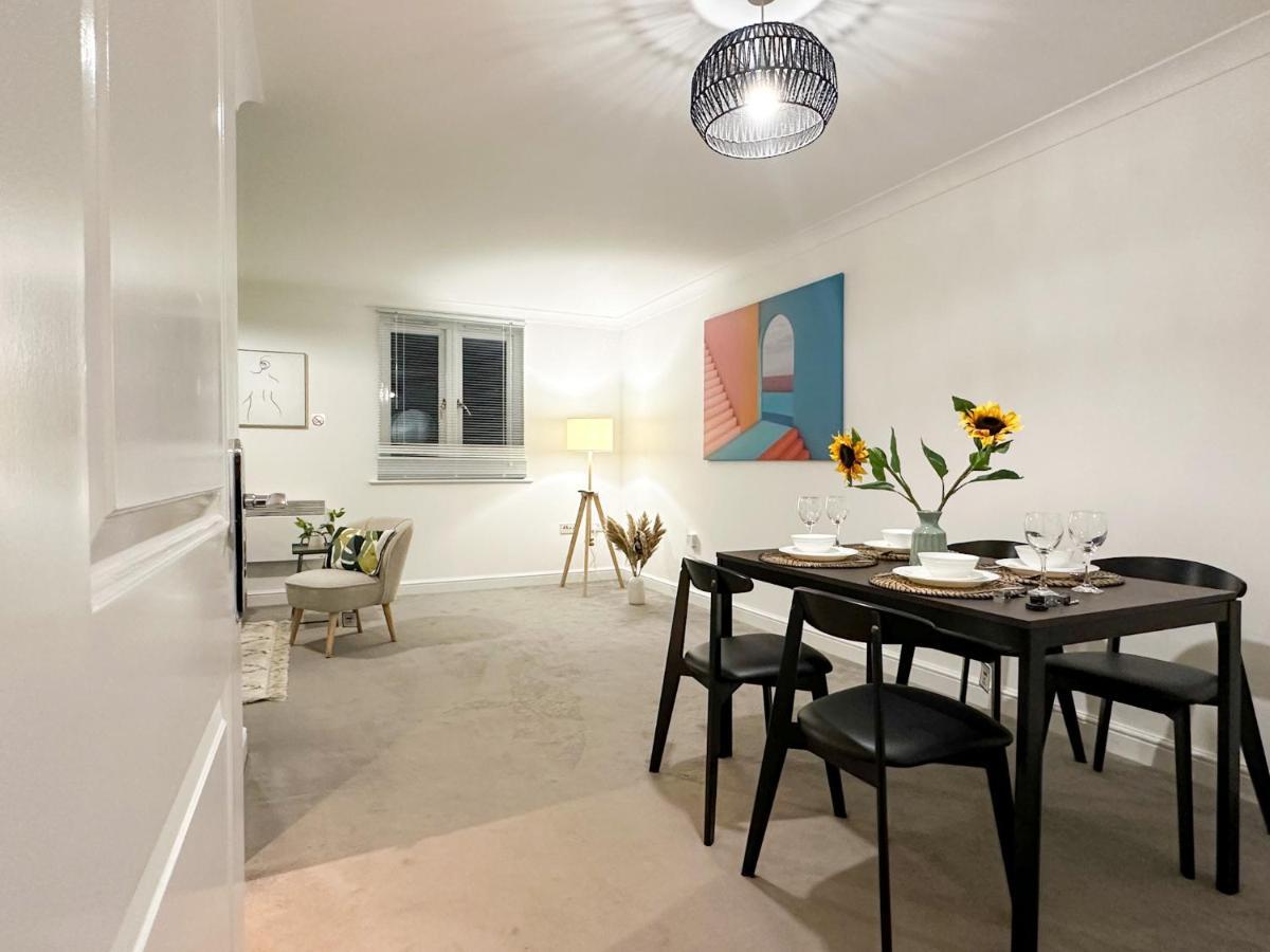 Luxury 2 Bedroom City Centre Apartment - Secure Parking - Amazing Location! Canterbury Exteriör bild