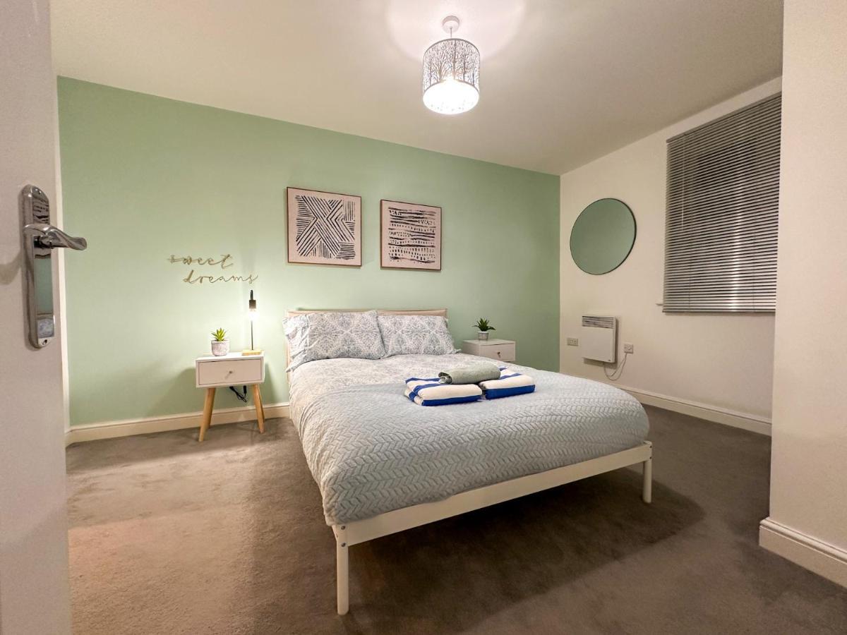 Luxury 2 Bedroom City Centre Apartment - Secure Parking - Amazing Location! Canterbury Exteriör bild