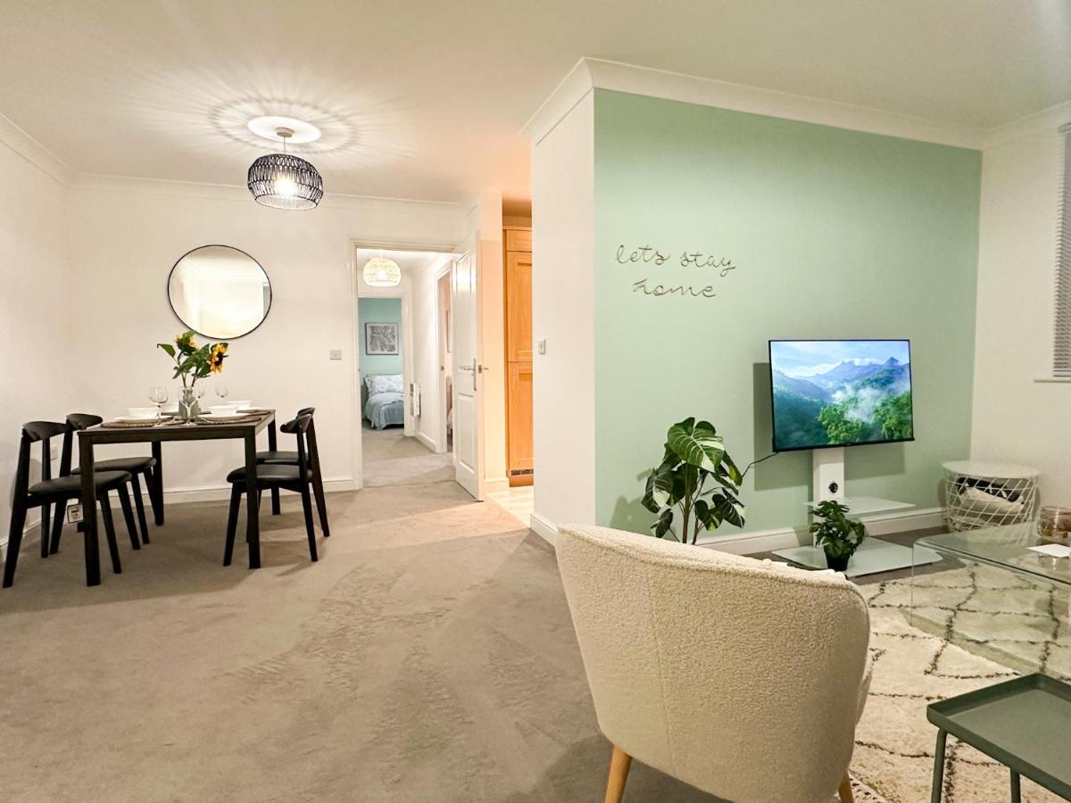 Luxury 2 Bedroom City Centre Apartment - Secure Parking - Amazing Location! Canterbury Exteriör bild