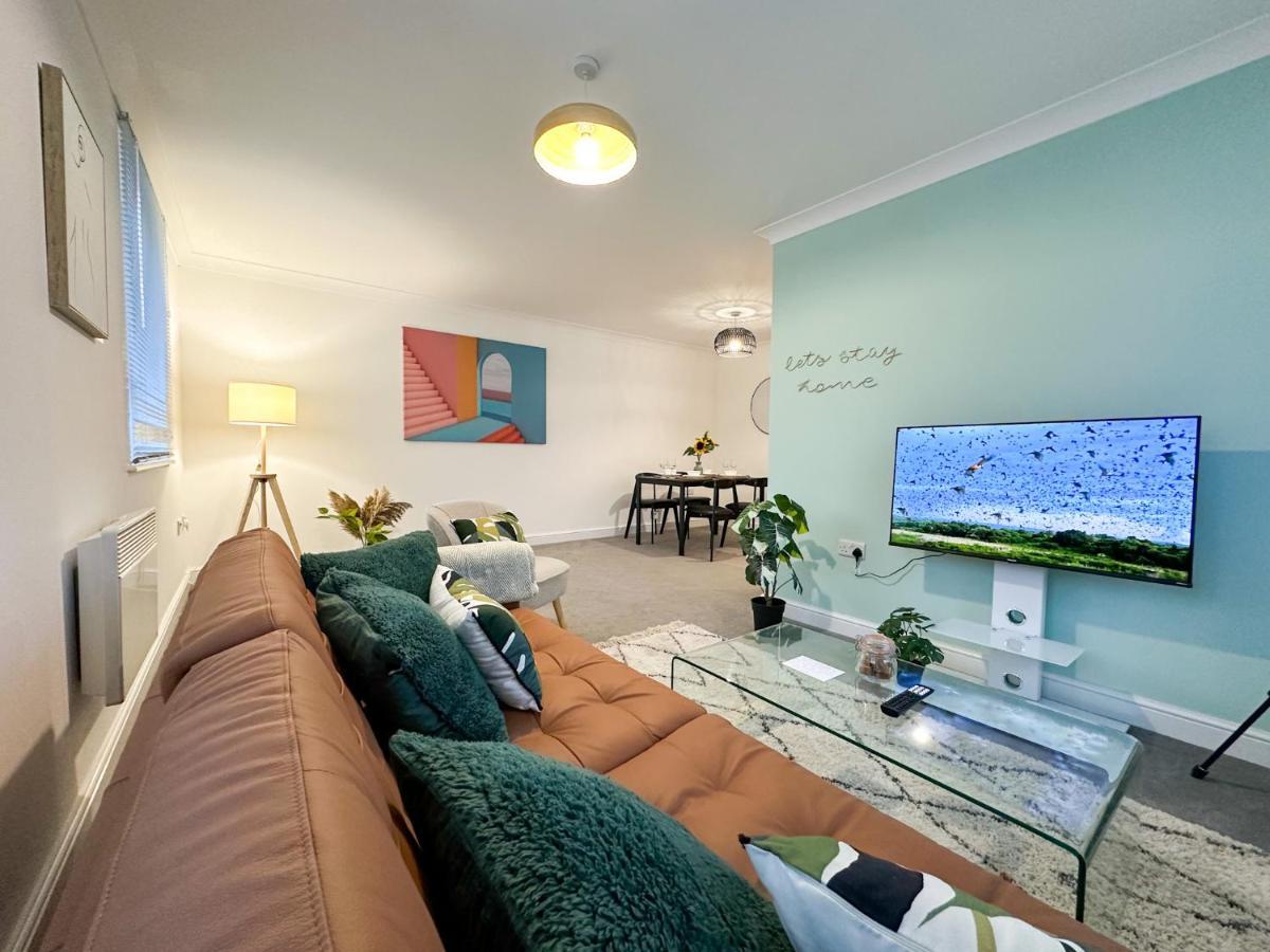 Luxury 2 Bedroom City Centre Apartment - Secure Parking - Amazing Location! Canterbury Exteriör bild