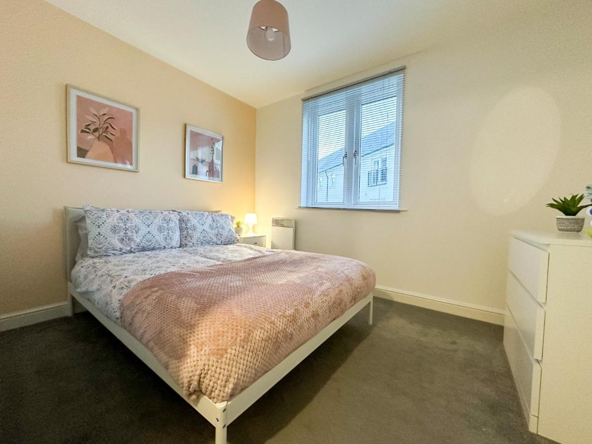 Luxury 2 Bedroom City Centre Apartment - Secure Parking - Amazing Location! Canterbury Exteriör bild
