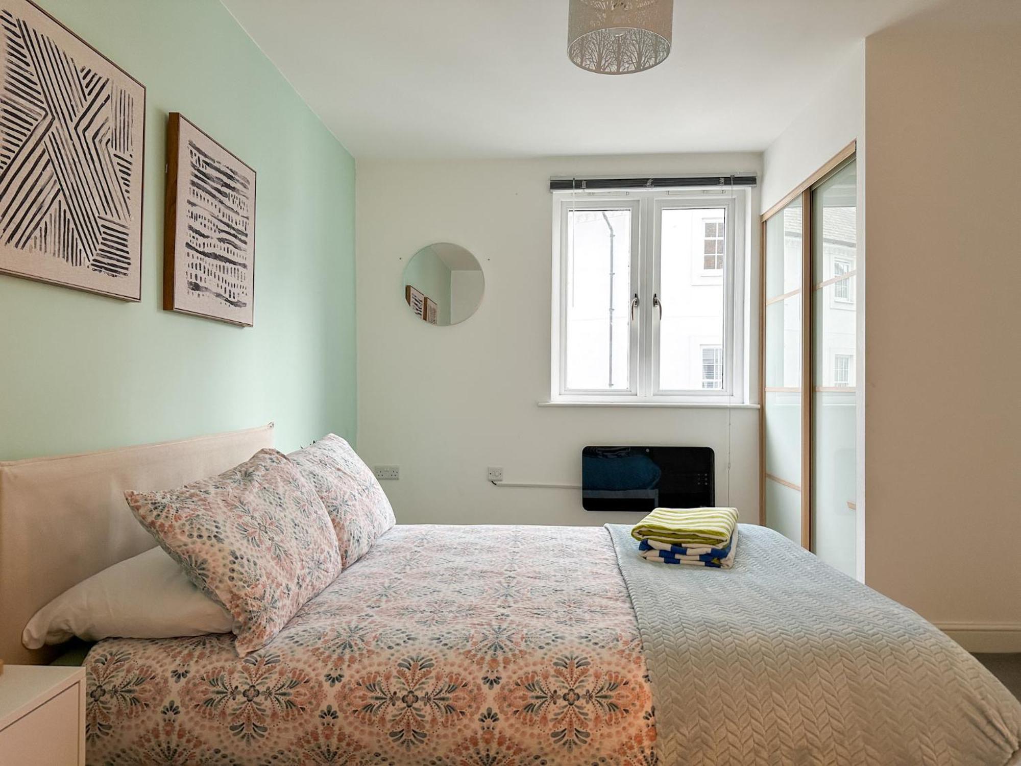 Luxury 2 Bedroom City Centre Apartment - Secure Parking - Amazing Location! Canterbury Exteriör bild